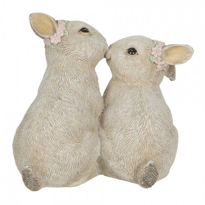 Zwei Clayre & Eef - Hasen Kuss Figuren von sich küssenden Kaninchen auf weißem Hintergrund.
