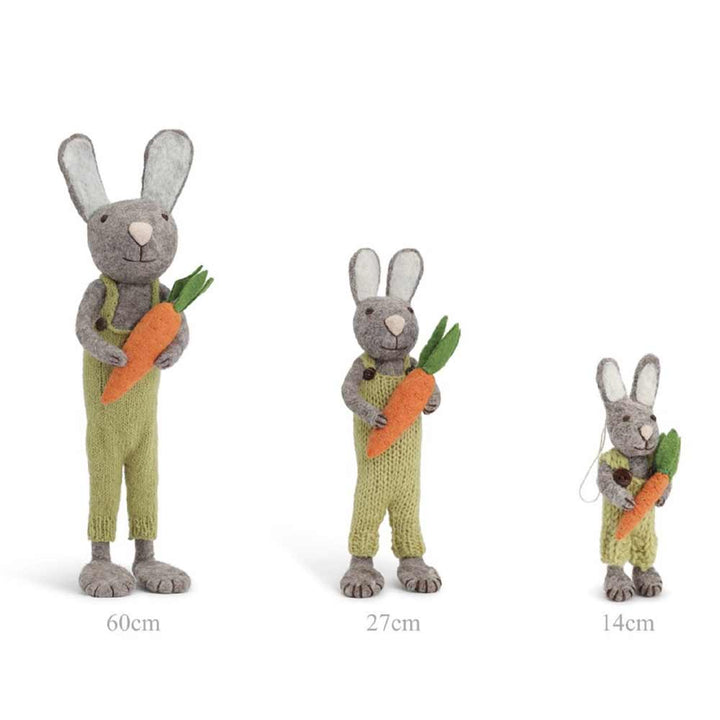 Gry & Sif - Anhänger Hase Filz mit grüner Hose und Karotte