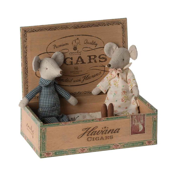 Maileg - Oma und Opa Mäuse in Zigarrenbox