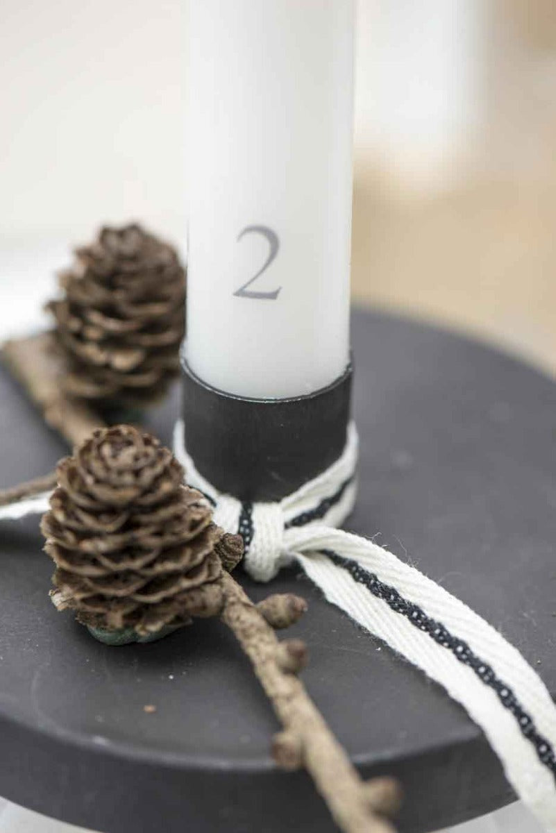 Ib Laursen - Kerzenhalter für Stabkerzen mit Metalldeckel schwarz