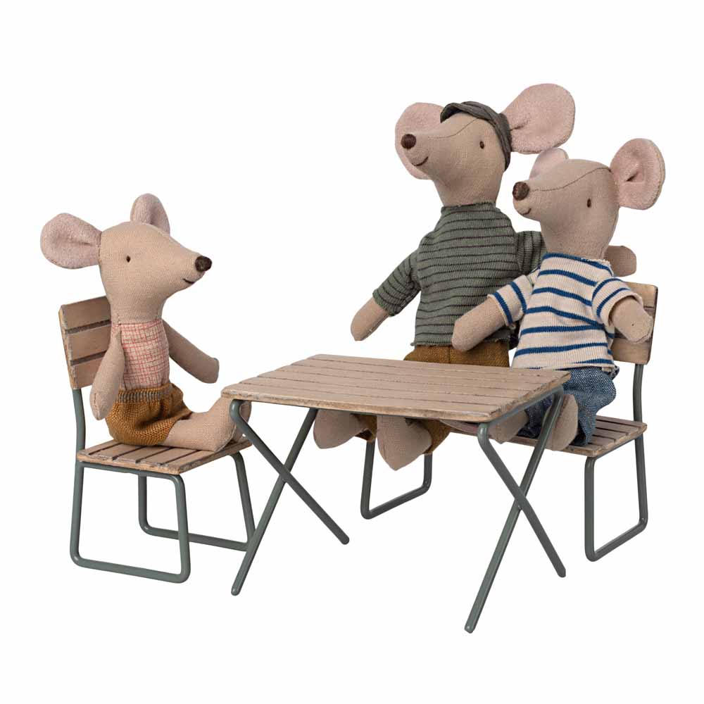 Maileg - Puppenhaus Gartenset Tisch, Stuhl & Bank für Maus