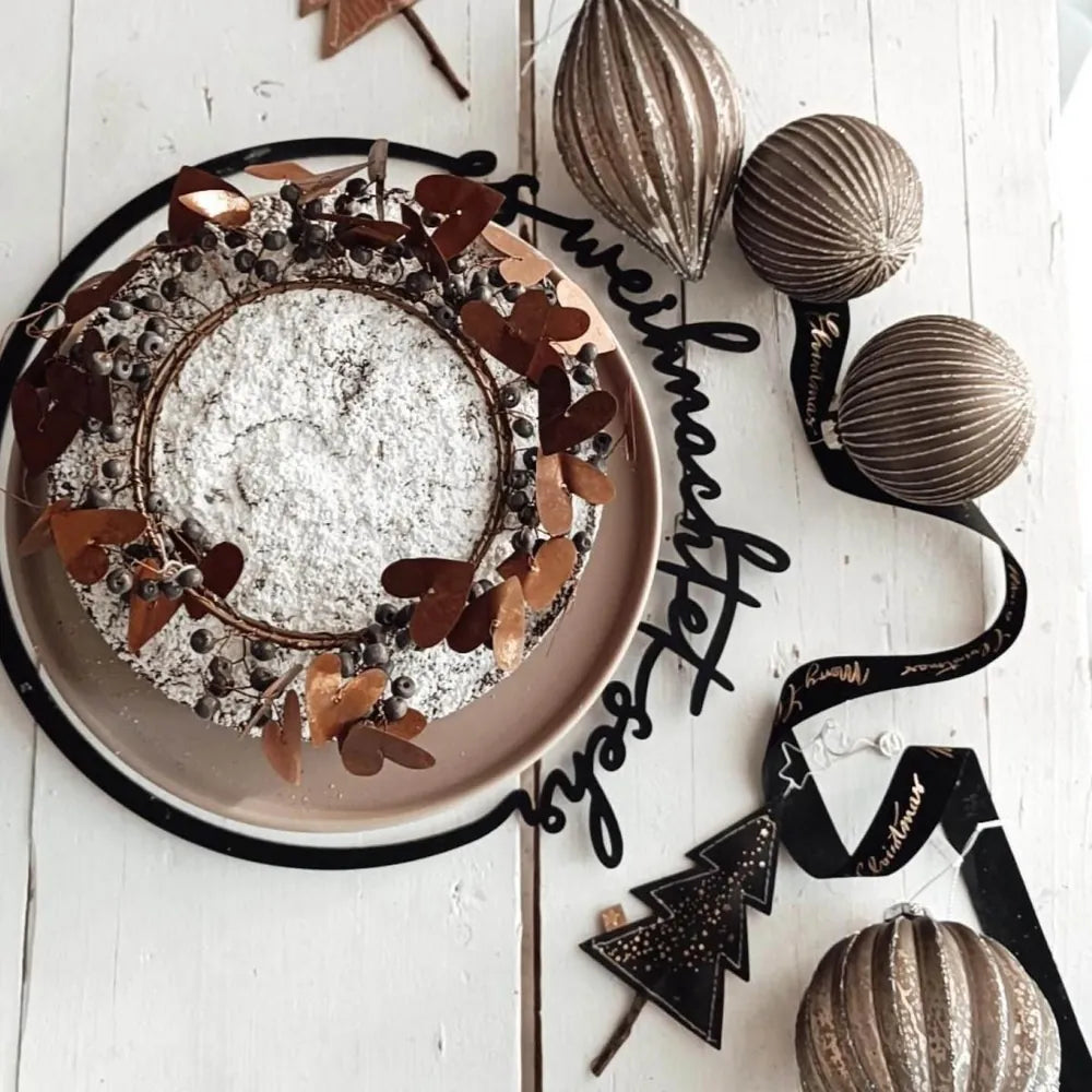 Bastion Collections - Kranz mit Herzen Messing Antik