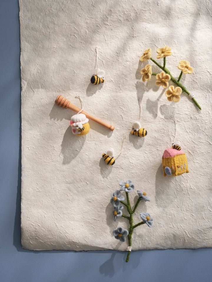 Gry &amp; Sif - Bienenstock Anhänger Filz mit Stickerei