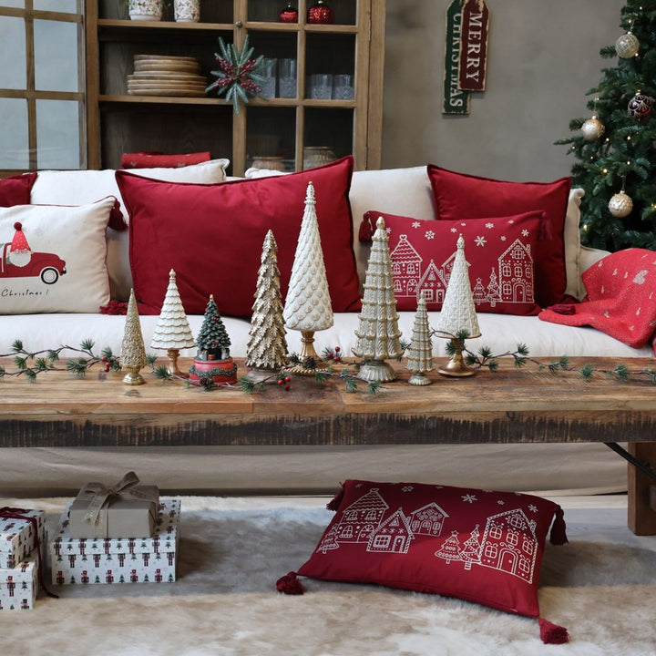 Chic Antique - Aix Kissenbezug mit Quasten & Häusern, L50/B35 cm cherry