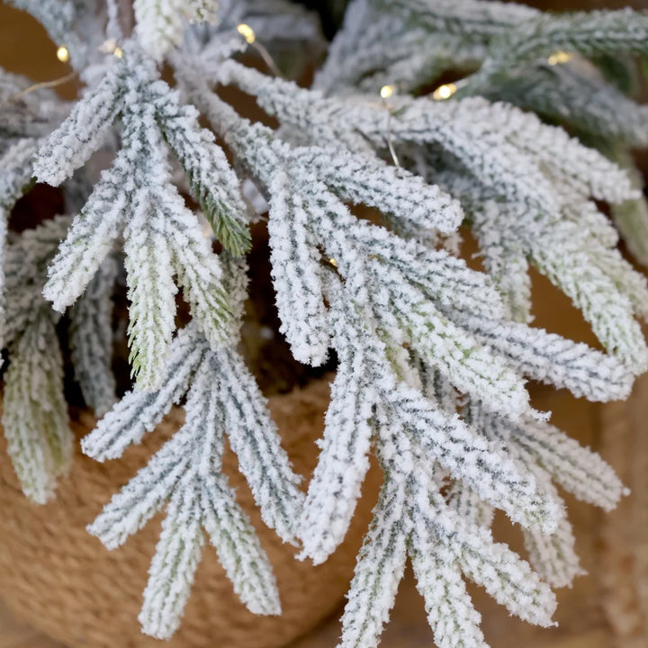 Chic Antique - Fleur Tannenbaum mit Schnee & LED inkl. Timer grün