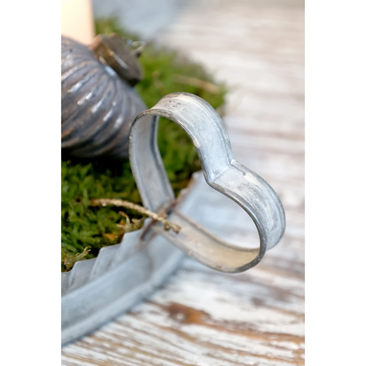 Chic Antique - Tablett mit herzförmigen Griff und gewelltem Rand antique zink Mega