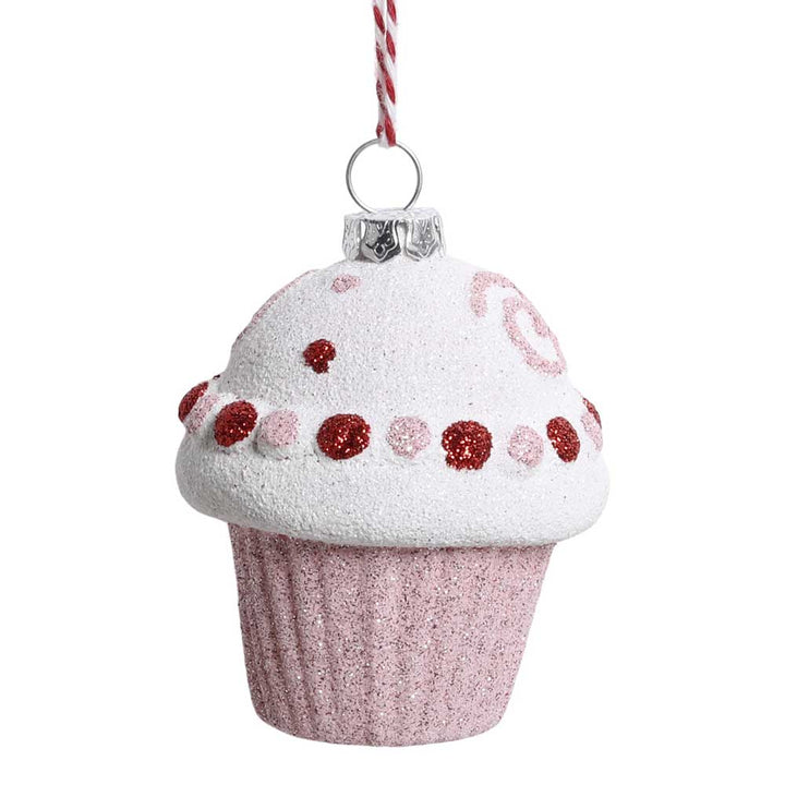 Chic Antique - Weihnachtskugel Candy Muffin Pink Lady, in Cupcake-Form mit weißem Zuckerguss obenauf, verziert mit roten und rosa Glitzerpunkten und ausgestattet mit einer silbernen Schlaufe zum Aufhängen.