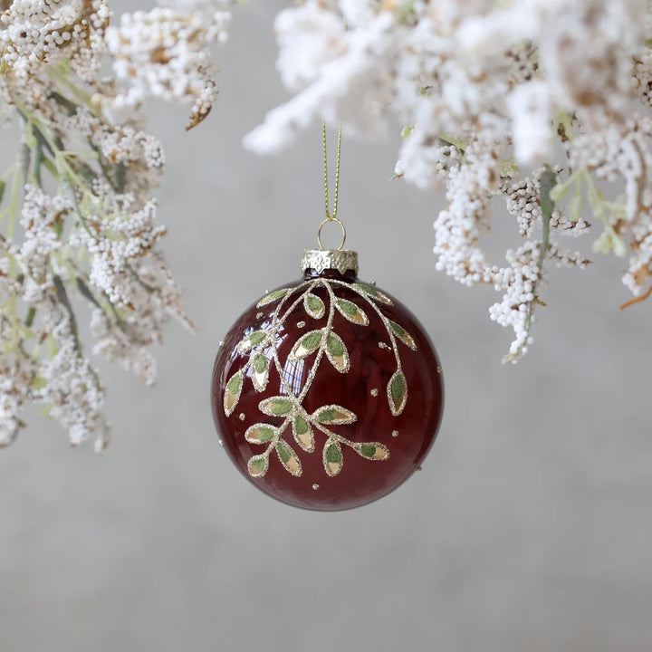 Chic Antique - Weihnachtskugel mit Blätter cherry