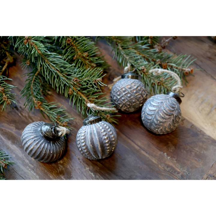 Chic Antique - Weihnachtskugeln in einer Schachtel 12er-Set antique mokka