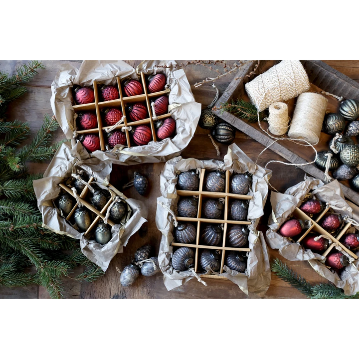 Chic Antique - Weihnachtskugeln in einer Schachtel 12er-Set antique mokka