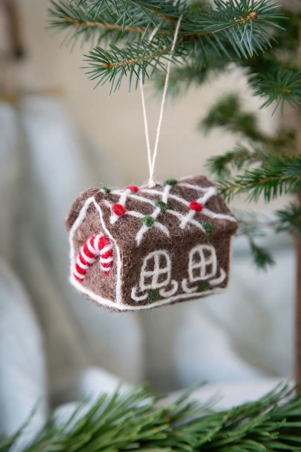 Gry &amp; Sif - Großes Lebkuchenhaus mit Zuckerstange