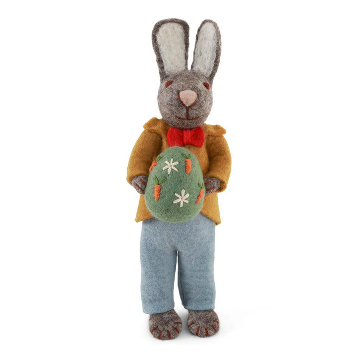 Gry &amp; Sif - Mittelgrauer Hasenjunge mit Jacke &amp; Ei