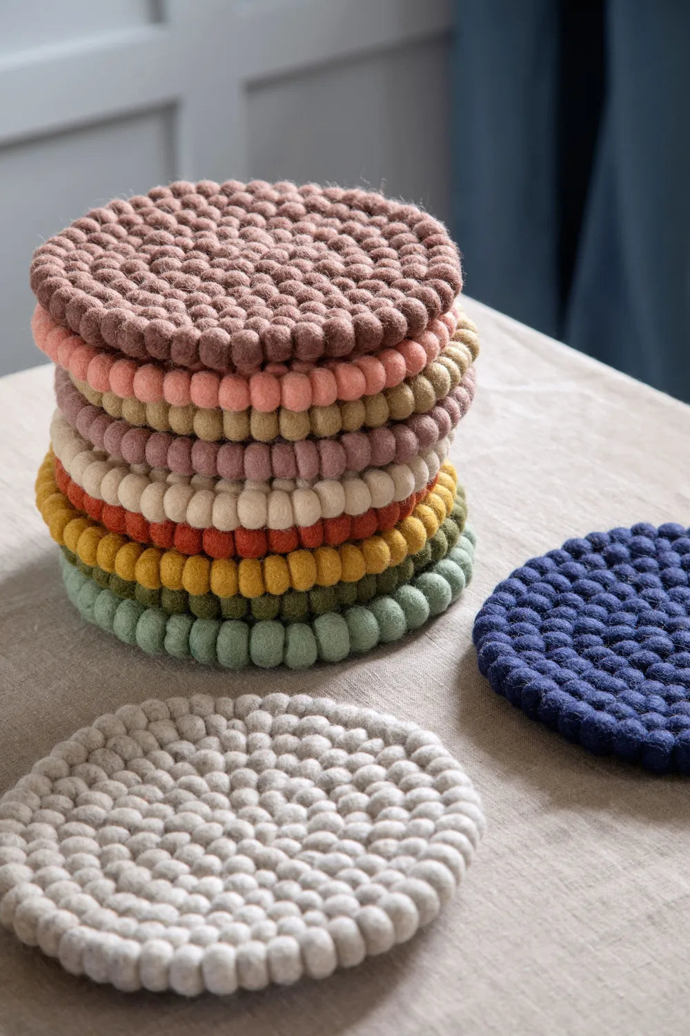 Gry & Sif - Großer Untersetzer - Dusty Red