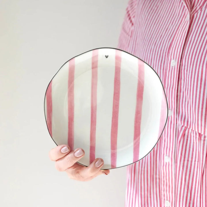 Bastion Collections - Frühstücksteller mit rosa Streifen und kleinem Herz