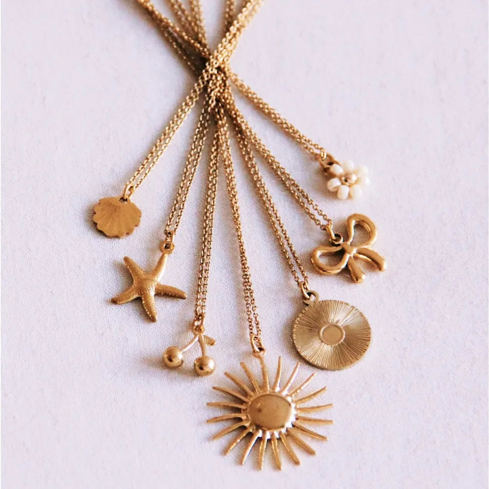 Bazou - Feine Halskette mit Gänseblümchen Creme