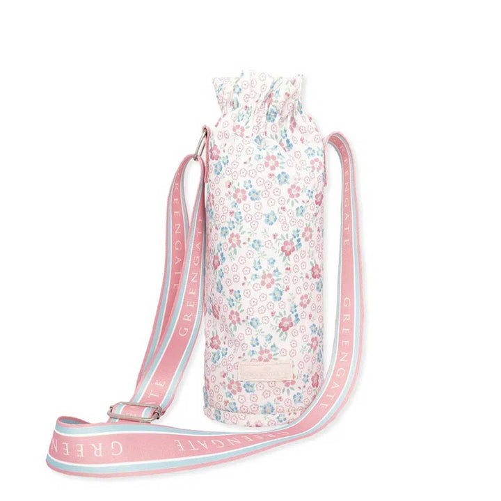 Die GreenGate Allyna Tasche für Wasserflasche hat ein Blumenmuster mit einem rosa Riemen und einem Kordelzugverschluss.