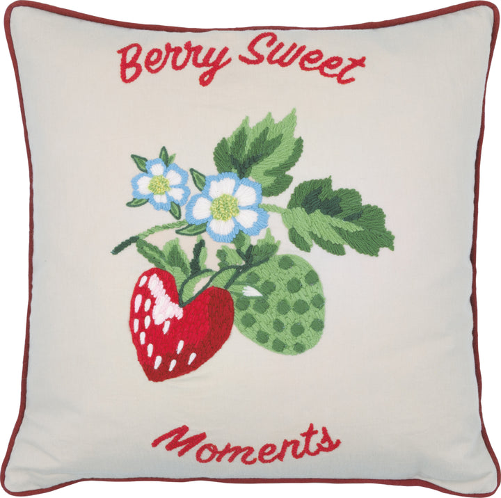 GreenGate - Berry Kissenbezug sand mit Stickerei 40x40cm