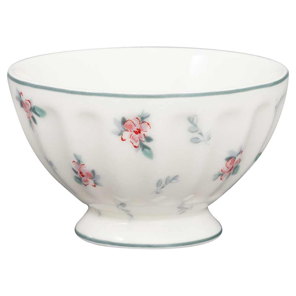 Die GreenGate - Jalia French Bowl Medium White ist eine weiße Keramikschüssel mit ausgestelltem Boden, verziert mit roten und rosa Blumenmustern und grünen Blättern.