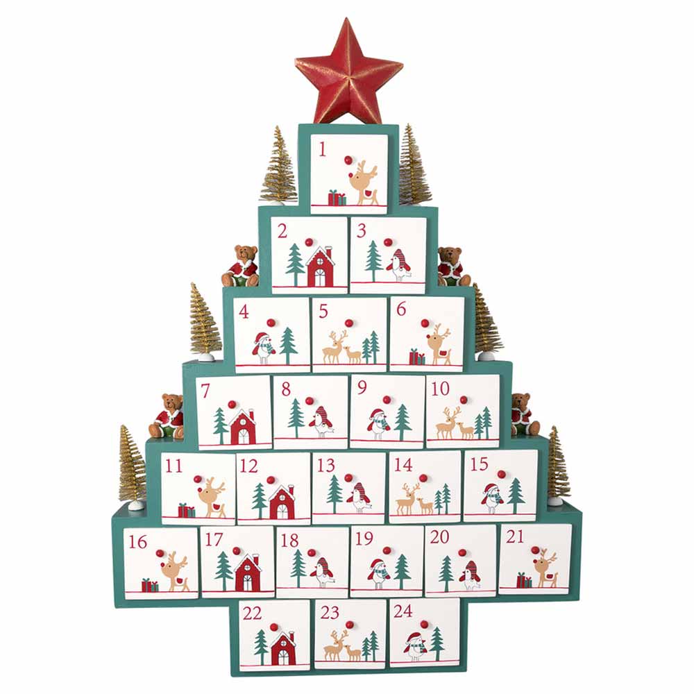 Ein GreenGate - Tanne Adventskalender in Form eines Baums mit 24 nummerierten Fächern, jedes mit festlichen Illustrationen verziert und mit einem roten Stern und kleinen goldenen Bäumen gekrönt.