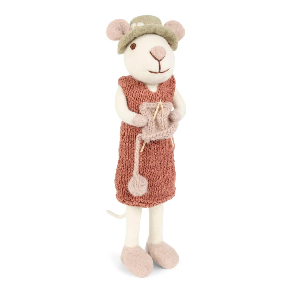 Gry & Sif - Große weiße Maus mit Hut, rotem Kleid & Strickzeug