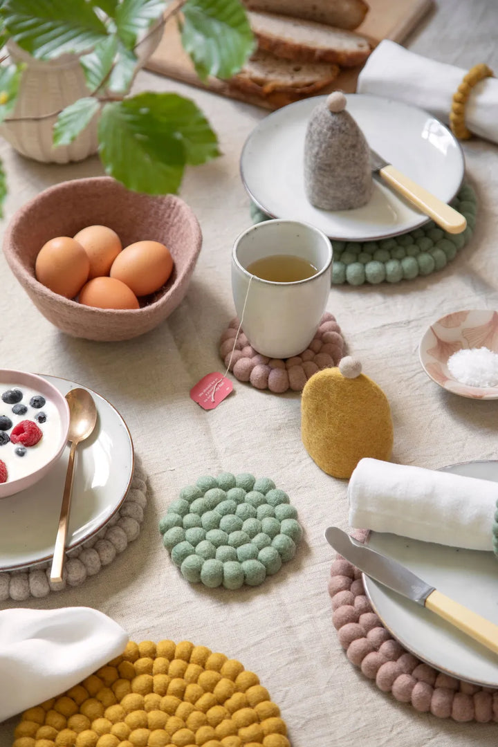 Gry & Sif - Großer Untersetzer Filz Dusty Light Green