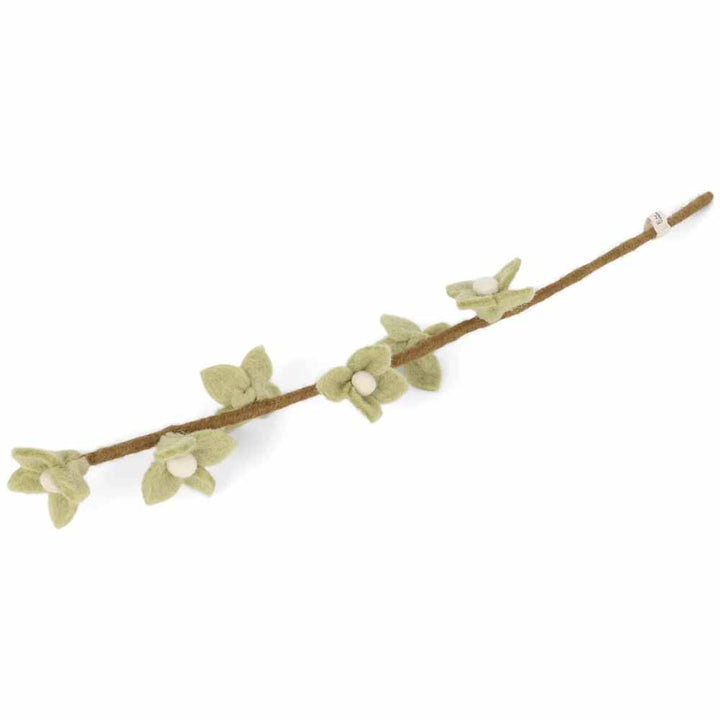 Ein Zweig mit Gry & Sif - Blumen am Stiel Filz minzgrünen Blüten darauf.