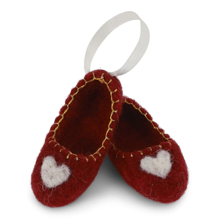 Gry &amp; Sif - Ballerinaschuhe mit Herz - Rot mit goldener Stickerei