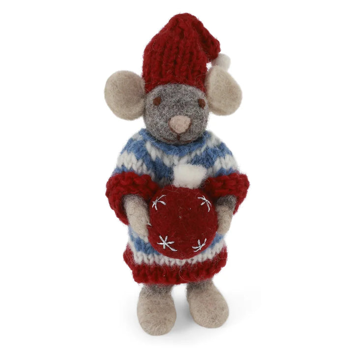 Gry &amp; Sif – Kleine graue Mädchenmaus im Kleid mit Weihnachtskugel