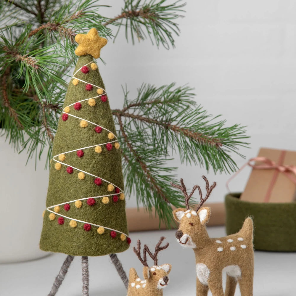 Gry & Sif - Niedliches braunes Reh