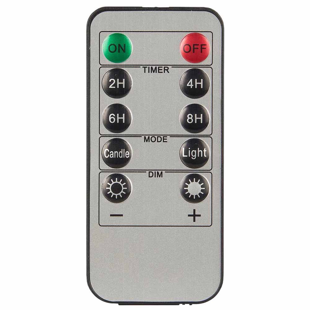 Die für LED-Stumpenkerzen konzipierte Fernbedienung von Ib Laursen verfügt über Tasten mit der Beschriftung „ON“, „OFF“, „TIMER“ (2H, 4H, 6H, 8H), „MODE“ (Kerze, Licht) sowie einer „DIM“-Funktion mit Plus- und Minuszeichen.