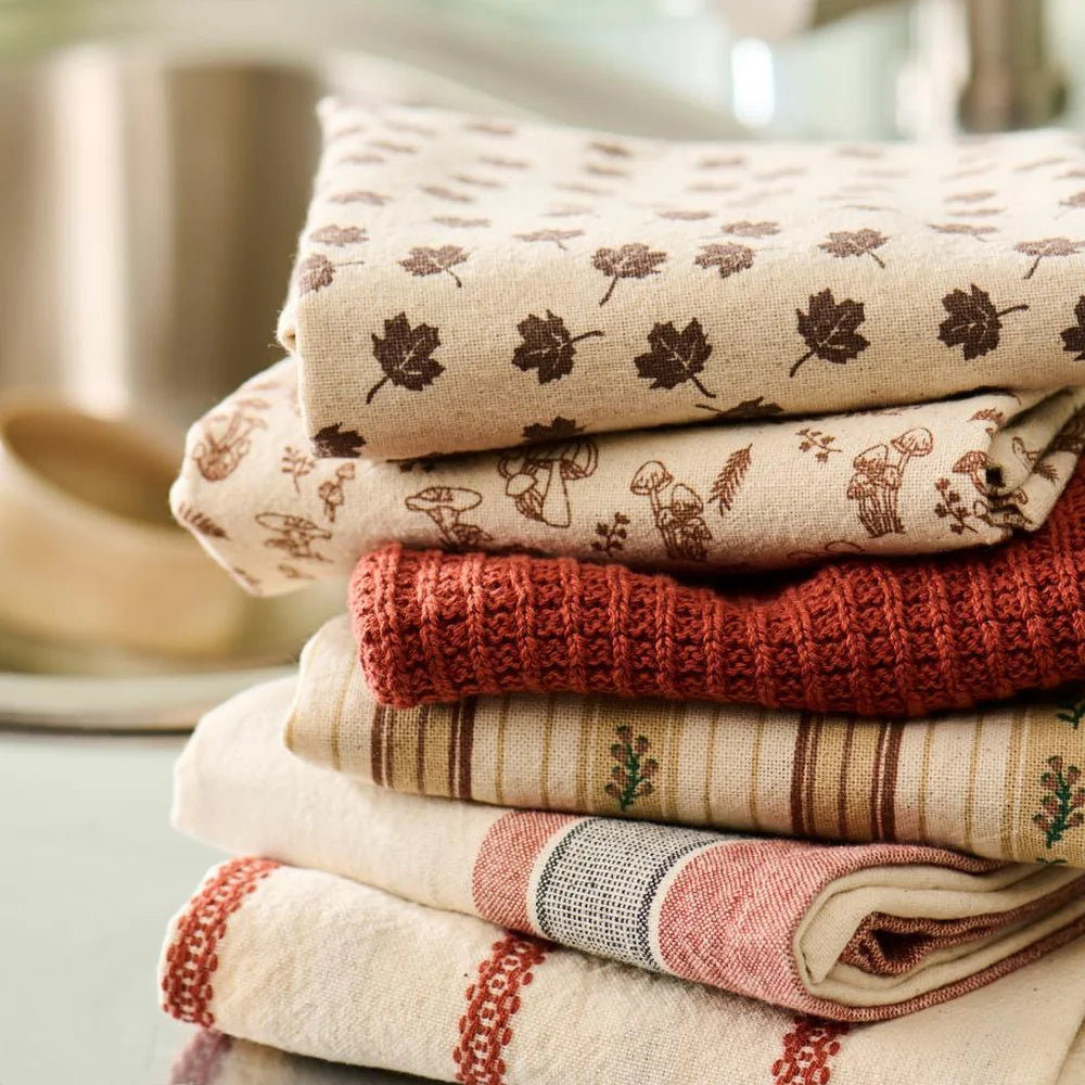 Ib Laursen - Geschirrtuch Isolde, natur, mit braunen Streifen und grünen Stielen