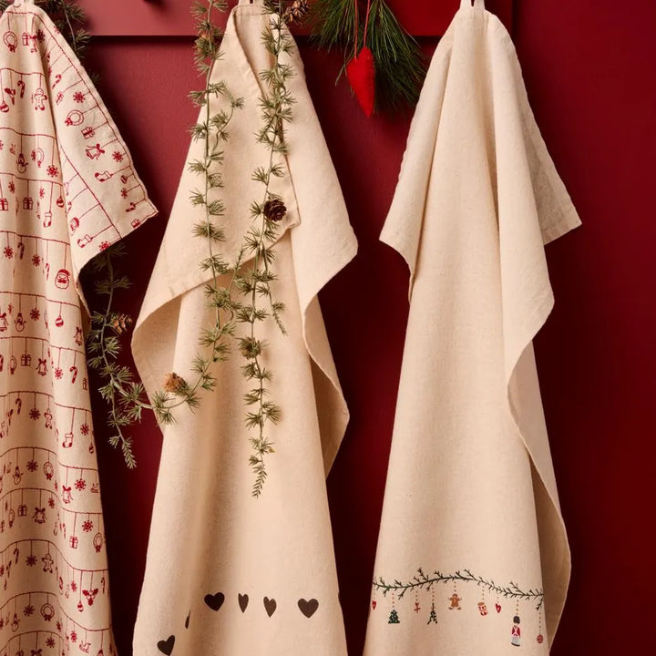 Ib Laursen - Geschirrtuch Johanne natur mit braunen Herzen