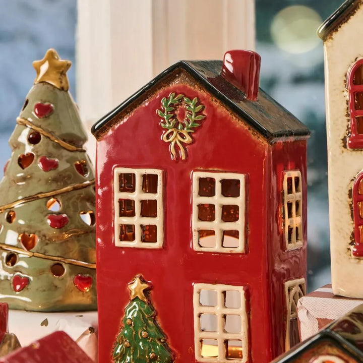 Ib Laursen - Haus für Teelicht Stillenat Tannenbaum vor dem Haus