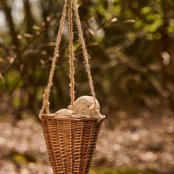 Ib Laursen - Futterstelle Korb kegelförmig für Vogelfutterknödel mit Juteschnur