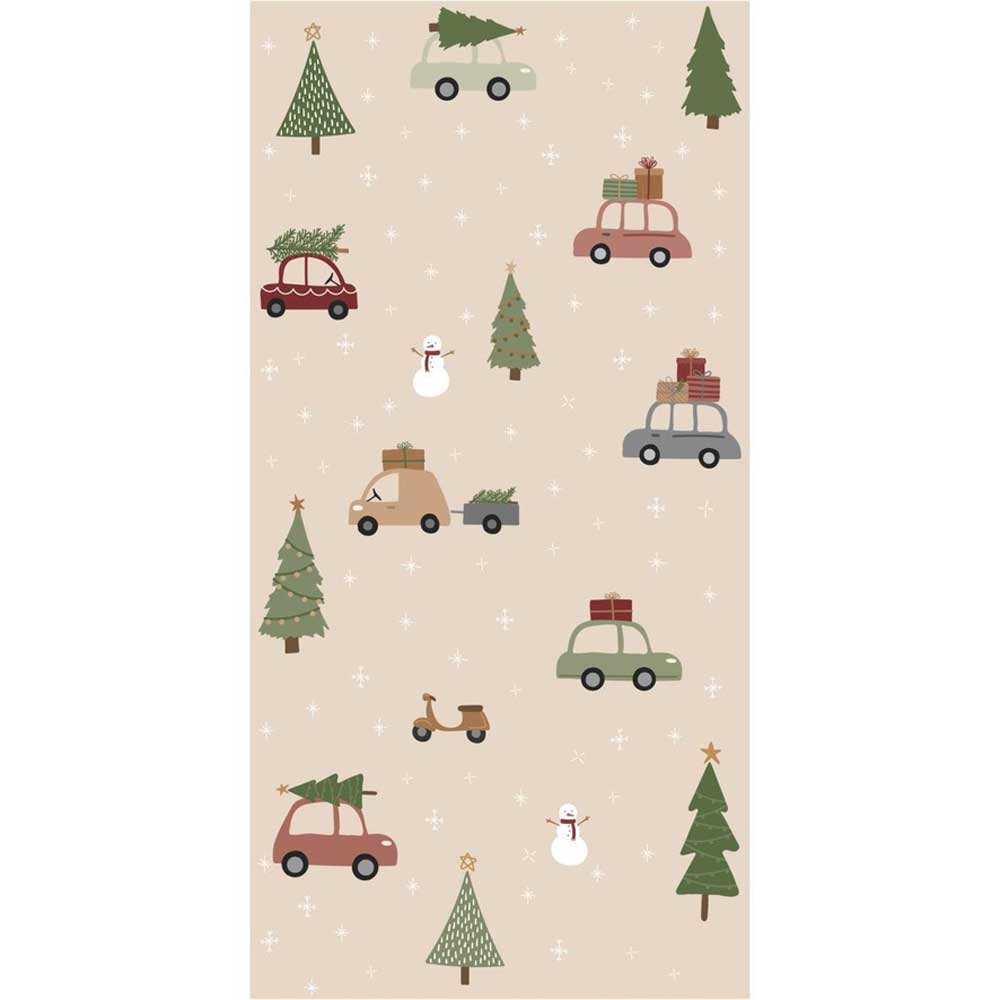 Die Ib Laursen - Serviette Autos und Weihnachtsbäume 16 Stück zeigt ein gemustertes Design mit Weihnachtsbäumen, Autos mit Geschenken, Schneemännern und kleinen Motorrollern auf einem beigen Hintergrund mit verstreuten Schneeflocken.