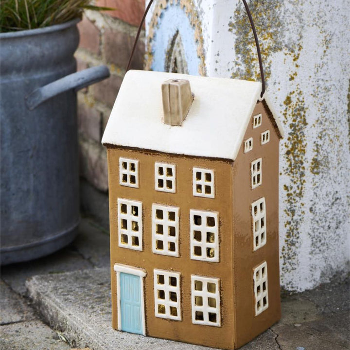 Ib Laursen - Haus für Stumpenkerze Nyhavn mit Holzgriff, türkise Tür