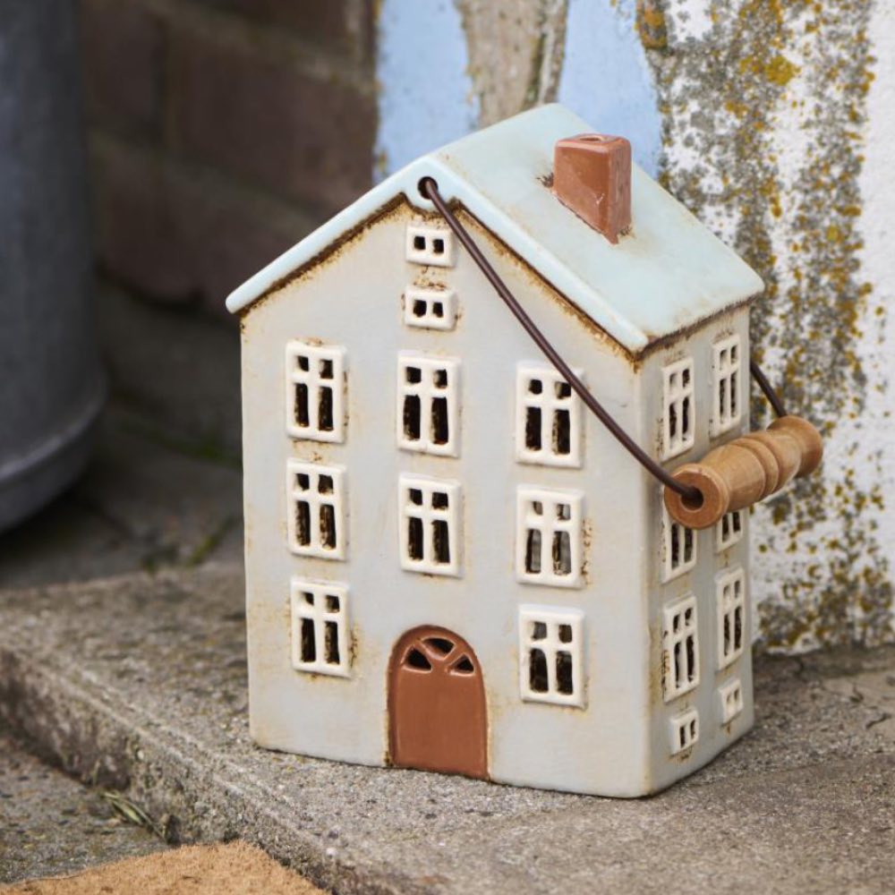 Ib Laursen - Haus für Teelicht Nyhavn mit Holzgriff, braune Tür