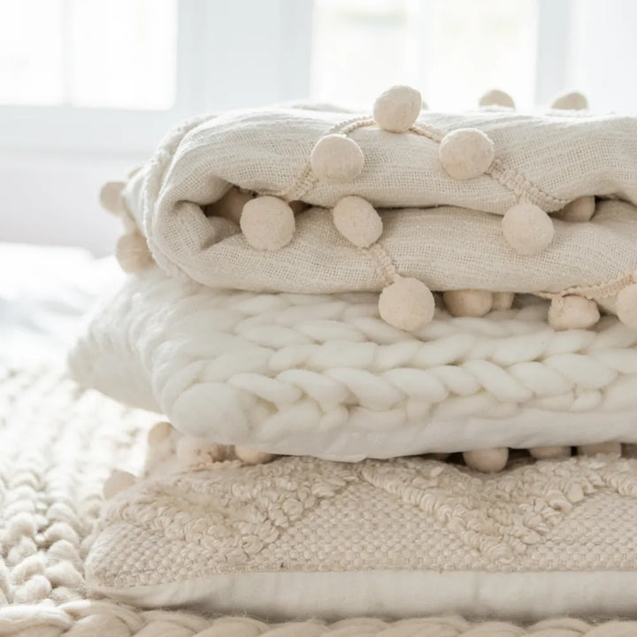 J-Line – Kissen gestrickt Hygge Home Weiß