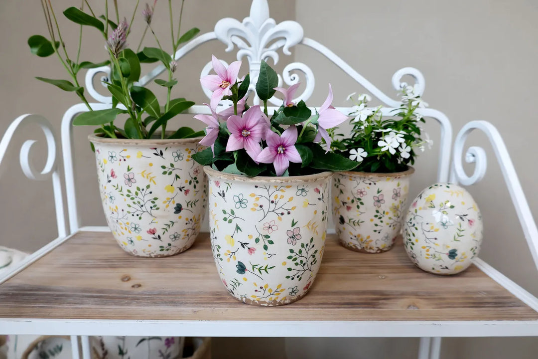 Chic Antique - Keramik Übertopf creme mit Blumenmuster