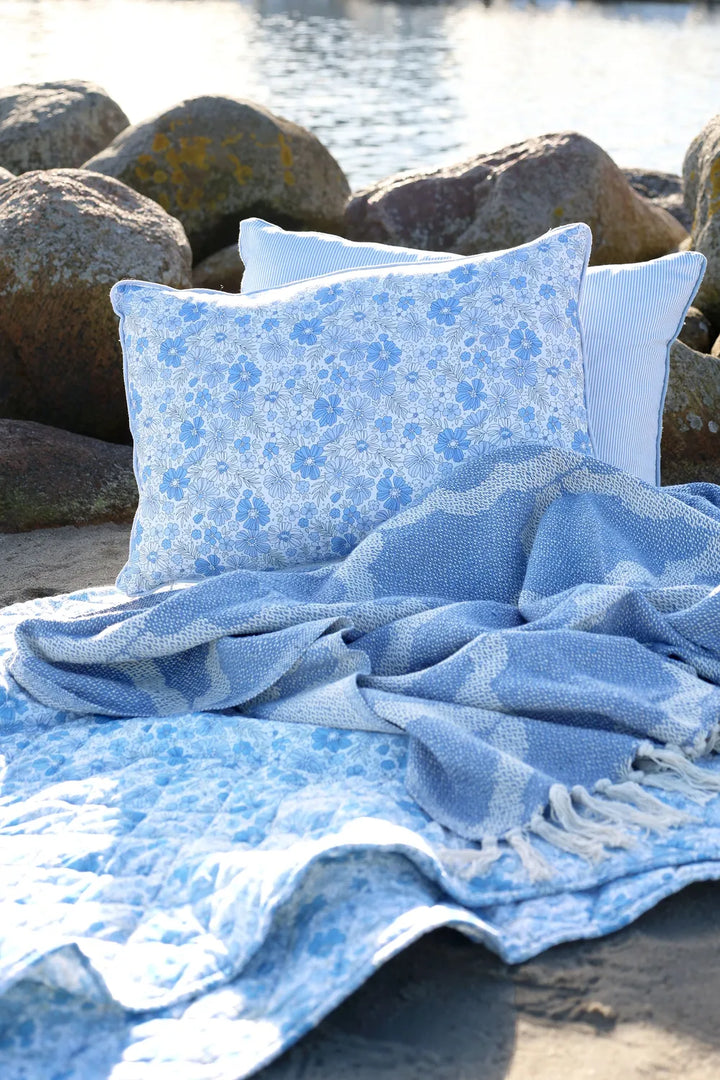 Chic Antique - Kissenhülle gestreift Sky Blue/Weiß 50x35 cm