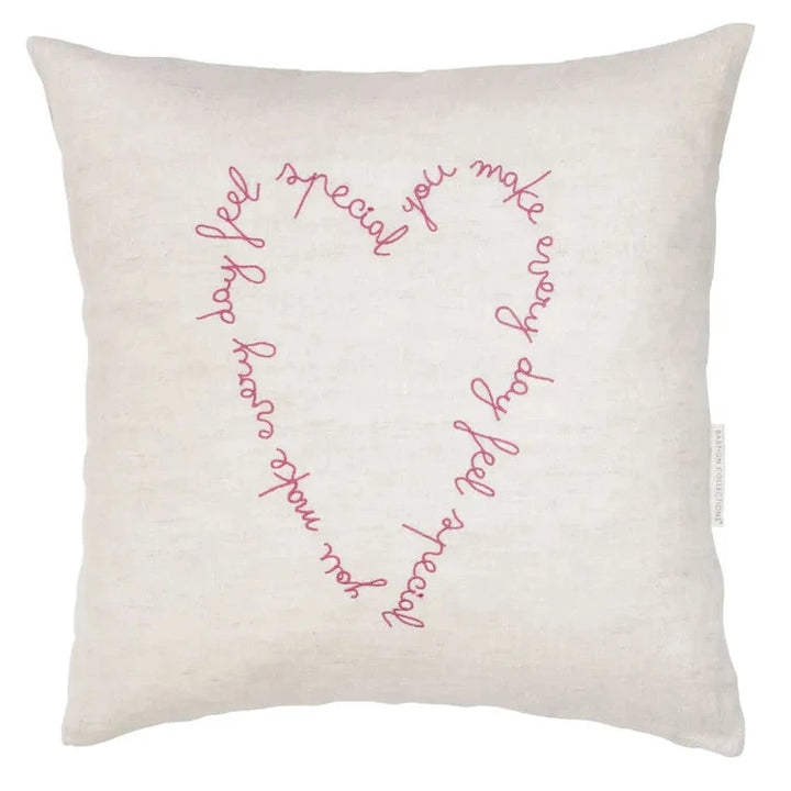 Bastion Collections - Kissenhülle Herz Schriftzug "you make every day feel special"