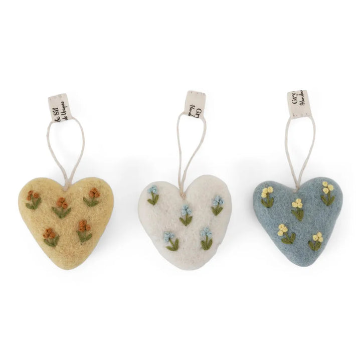 Gry &amp; Sif - Kleines Herz mit Blumenstickerei
