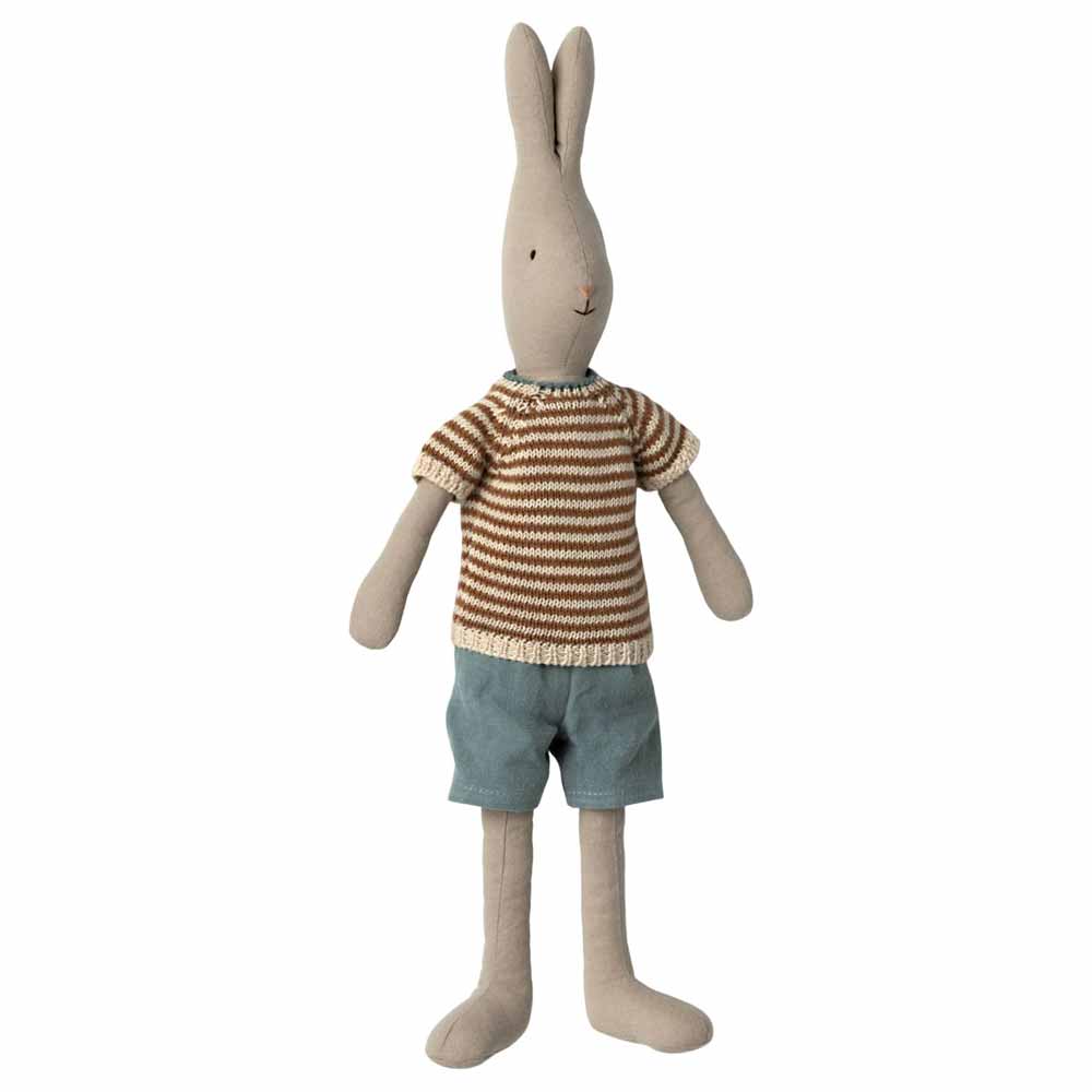 Maileg - Hase Rabbit in Strickhemd und Shorts Größe 3 (Höhe: 47 cm)