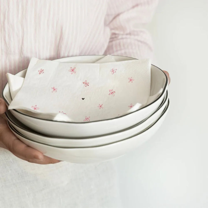 Bastion Collections - Papierservietten weiß mit rosa Blumen und Herzchen