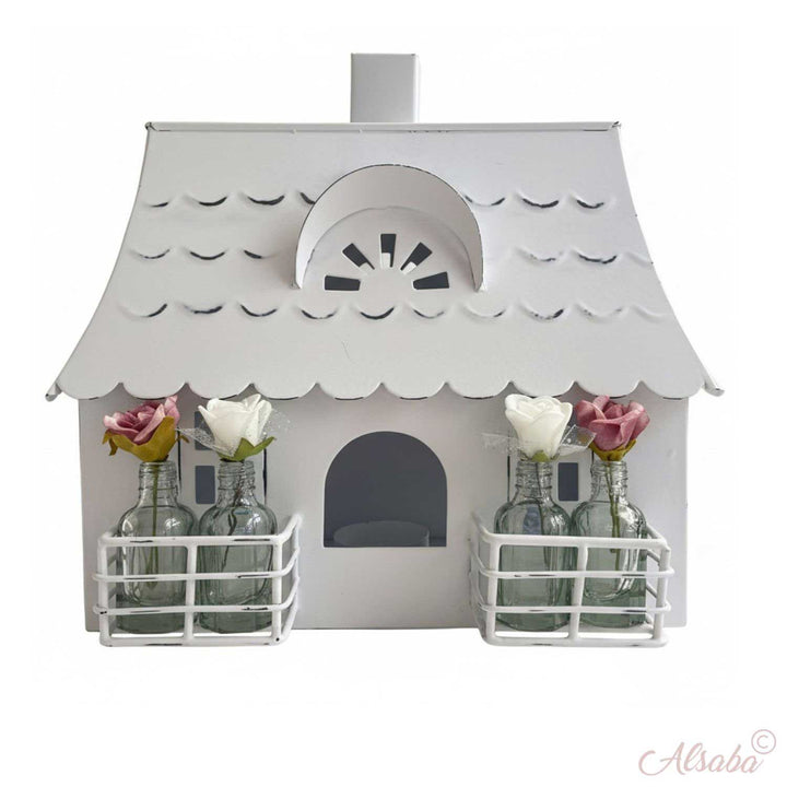 VL Home - Metallhaus weiß mit Walmdach und Glasflaschen