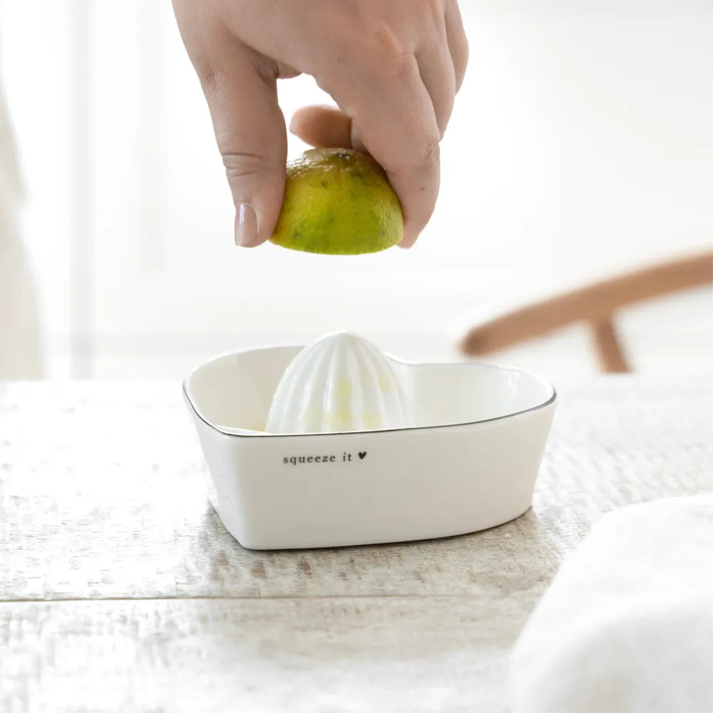 Bastion Collections - Zitronenpresse Herzform 'squeeze it'