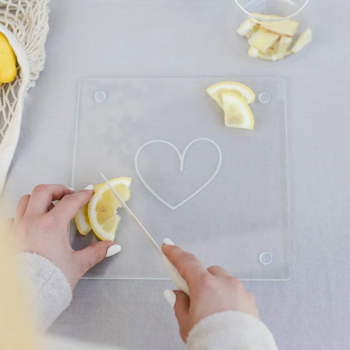 Bake Affair Glasschneidebrett mit Weißem Herz