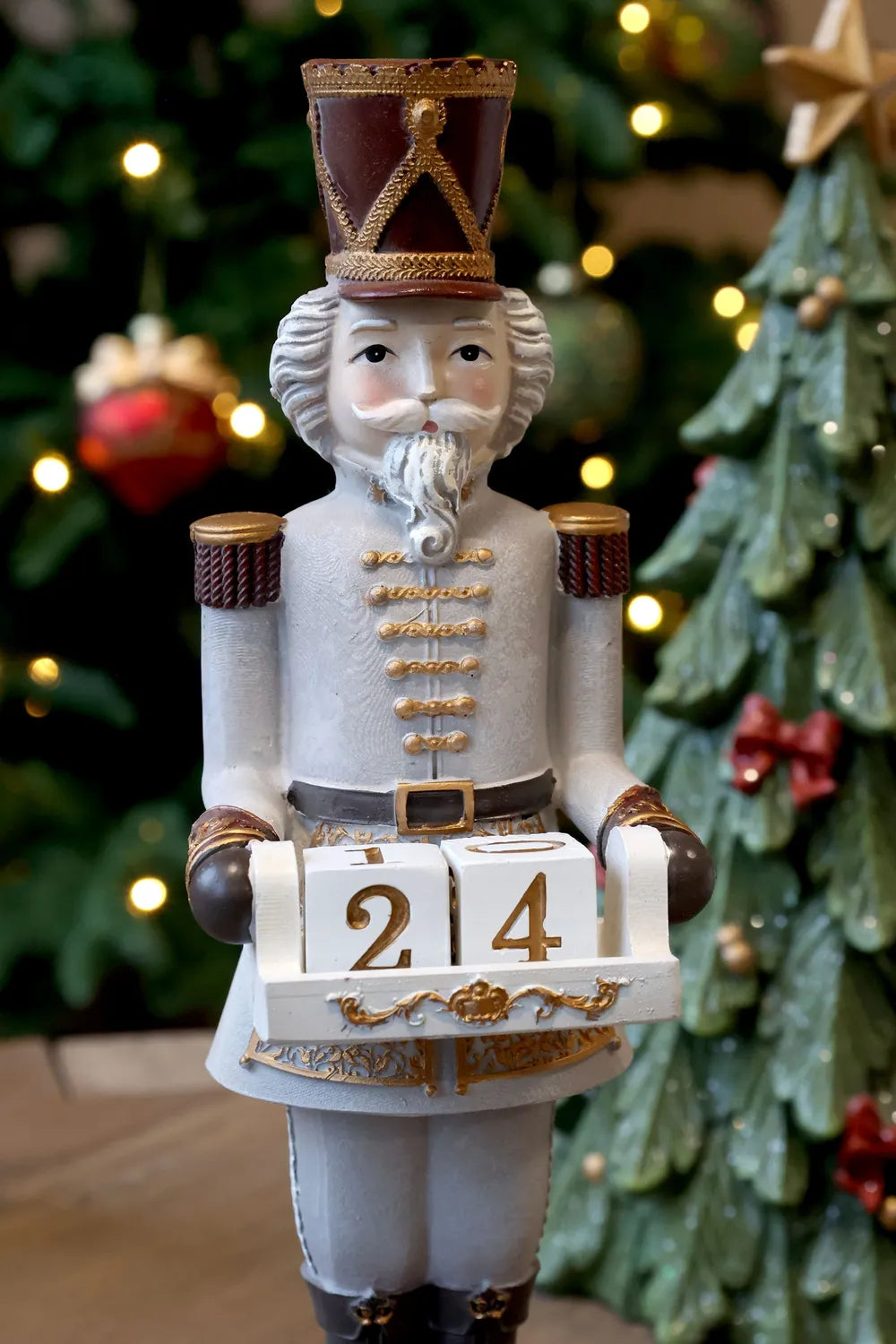 Chic Antique Nussknacker Figur Blockkalender 31,5 cm