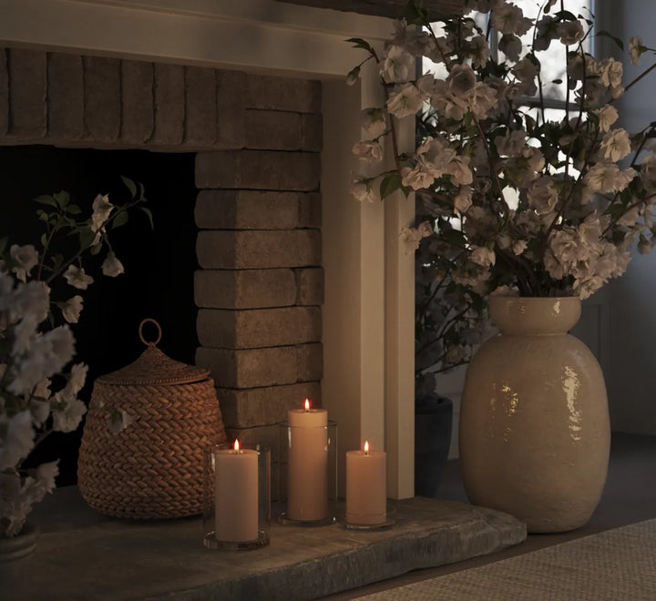 Deluxe Homeart LED-Blockkerze Real Flame Rosa – im Dunkeln 