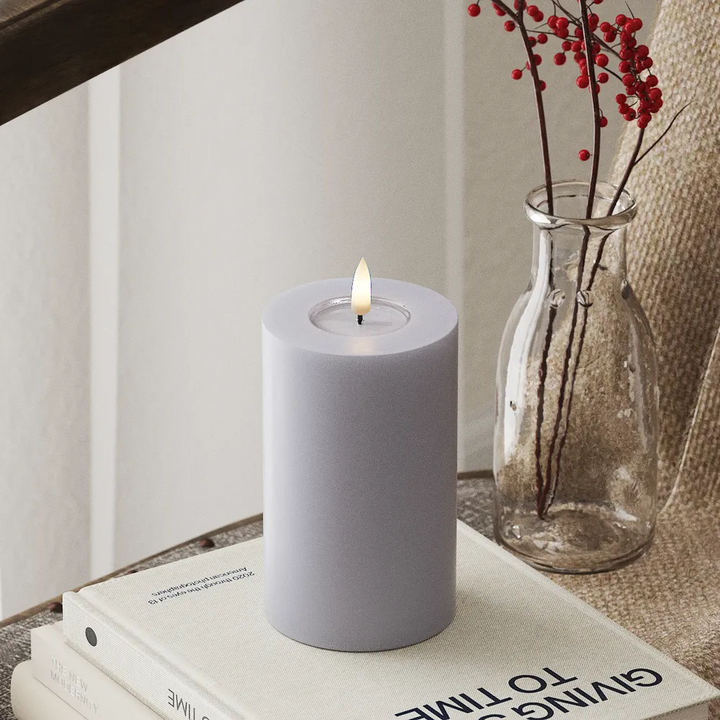 Deluxe Homeart LED-Blockkerze Real Flame Mist 7,5 cm